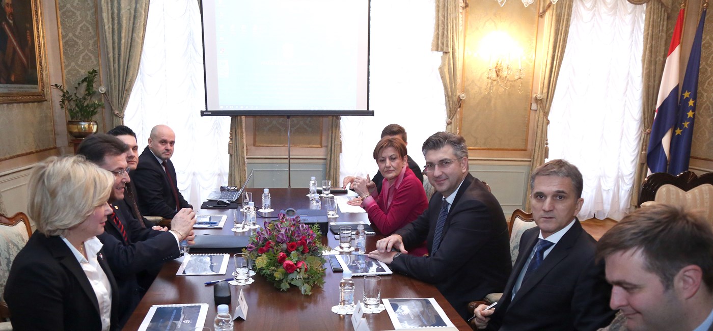 Predsjednik Vlade Plenković s predstavnicima Hrvatske gospodarske komore